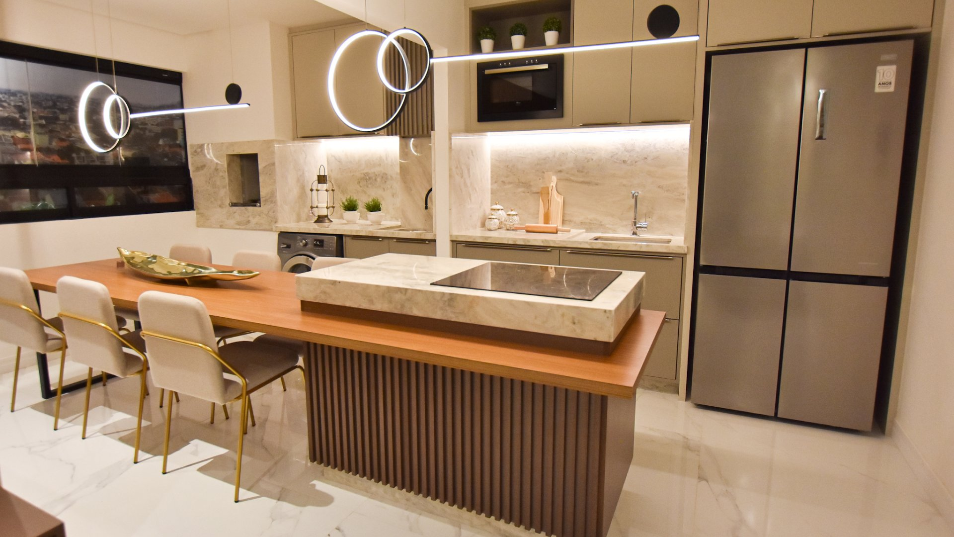 Transforme sua cozinha bagunçada em um espaço funcional e acolhedor!